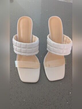 DIVA Lounge Womens Beige Off White Quilted Slide Sandals